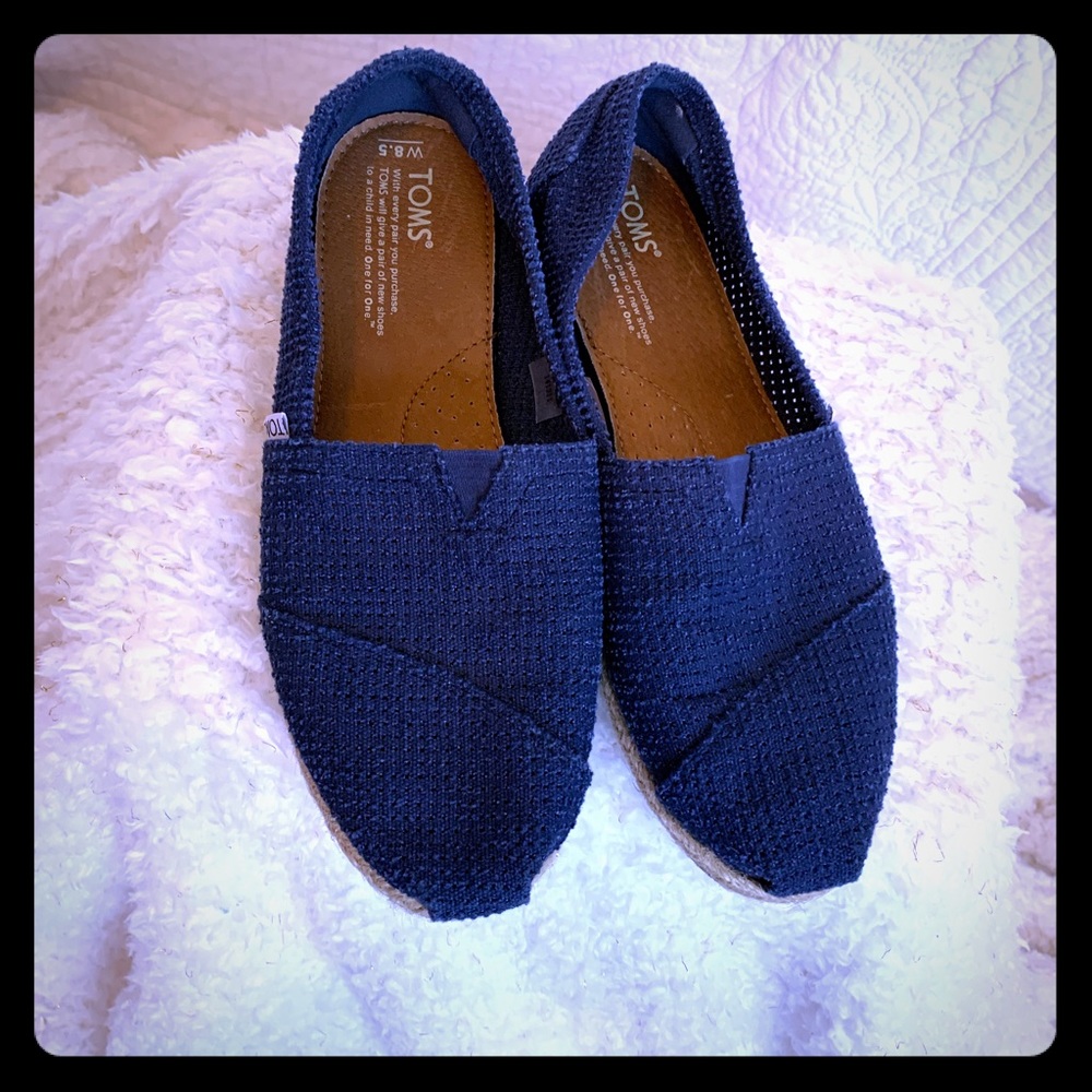 Toms Navy Blue flat shoes women’s size 8.5.